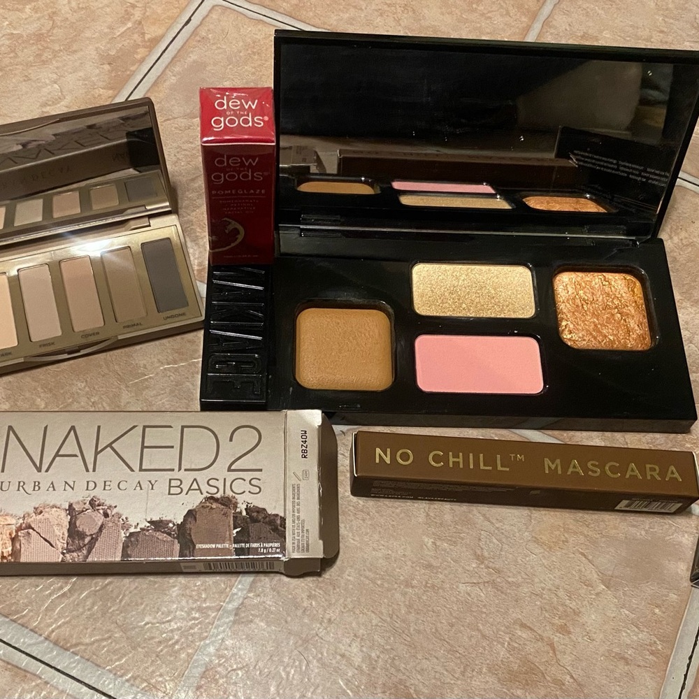 Urban Decay Eyeshadow Palette with Gold and Pink